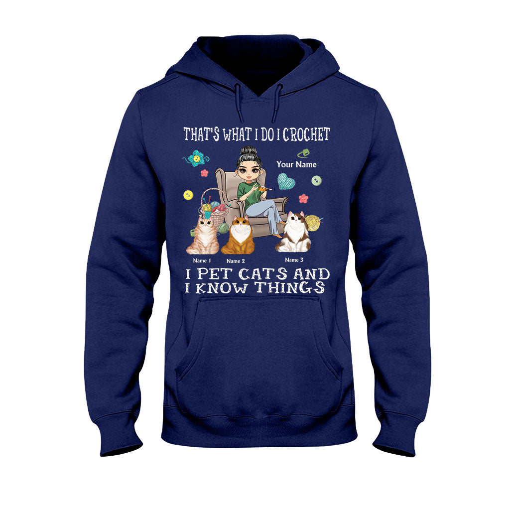 Voilà ce que je fais : je fais du crochet, je caresse des chats et je sais des choses - T-shirt et sweat à capuche personnalisés