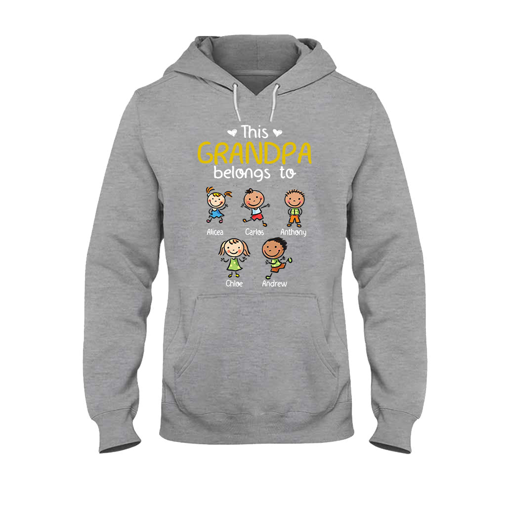 Ce t-shirt et ce sweat à capuche personnalisés « Ce grand-père et cette grand-mère appartiennent à » pour papa