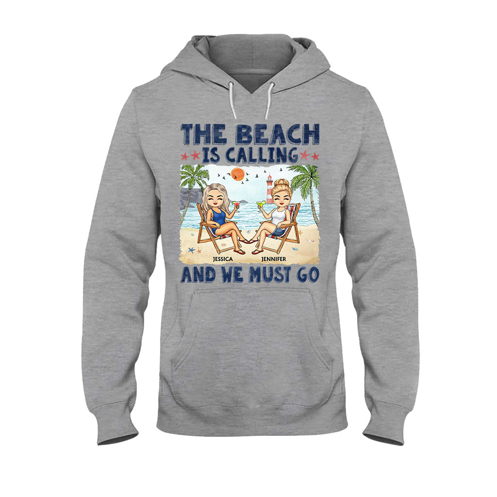 La plage nous appelle et on doit y aller, meilleures amies ! - T-shirt et sweat à capuche personnalisés pour meilleures amies