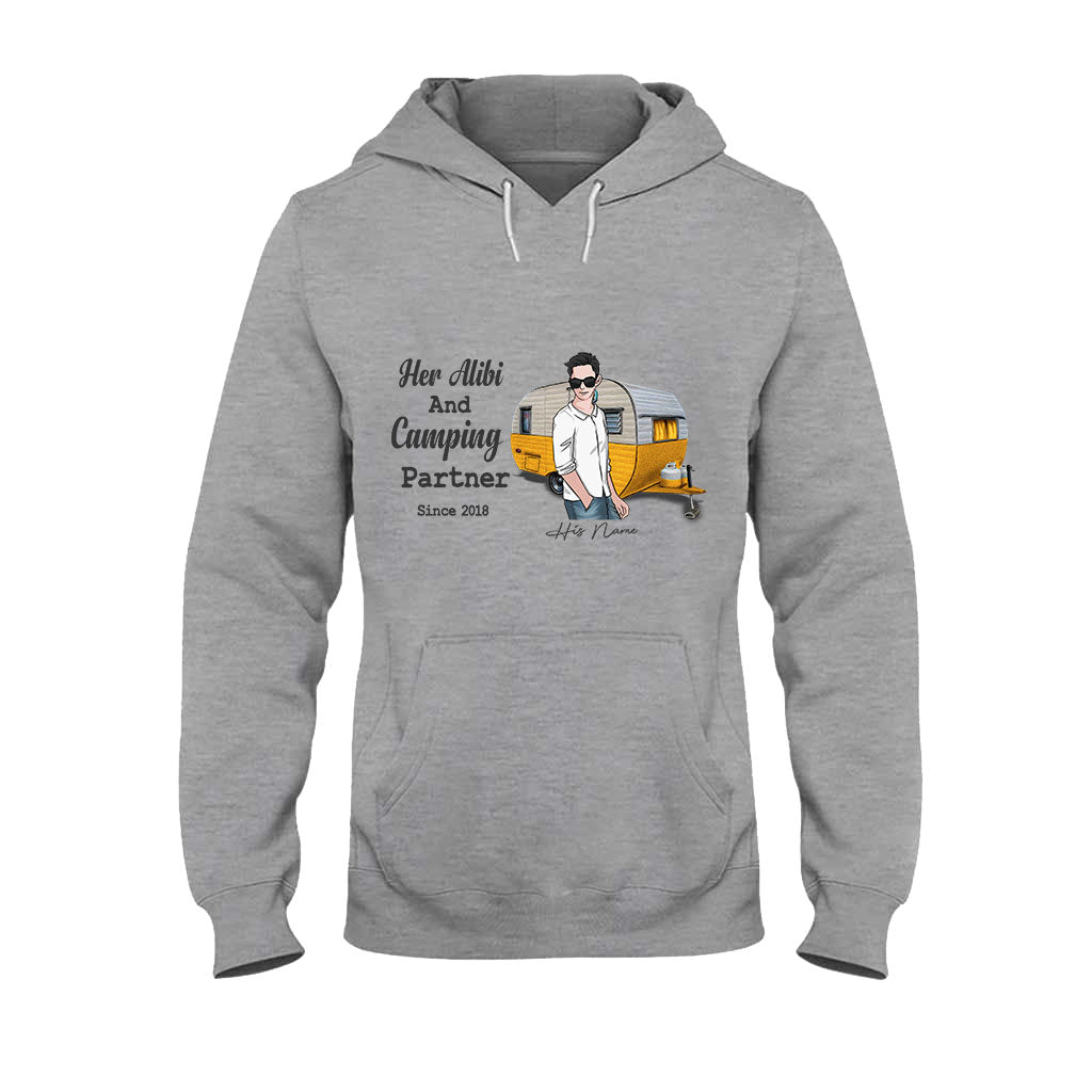 Son alibi et son partenaire de camping - T-shirt et sweat à capuche personnalisés pour couple