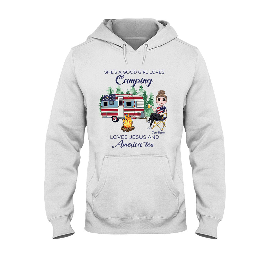 C'est une gentille fille qui adore le camping - T-shirt et sweat à capuche personnalisés pour la fête de l'Indépendance