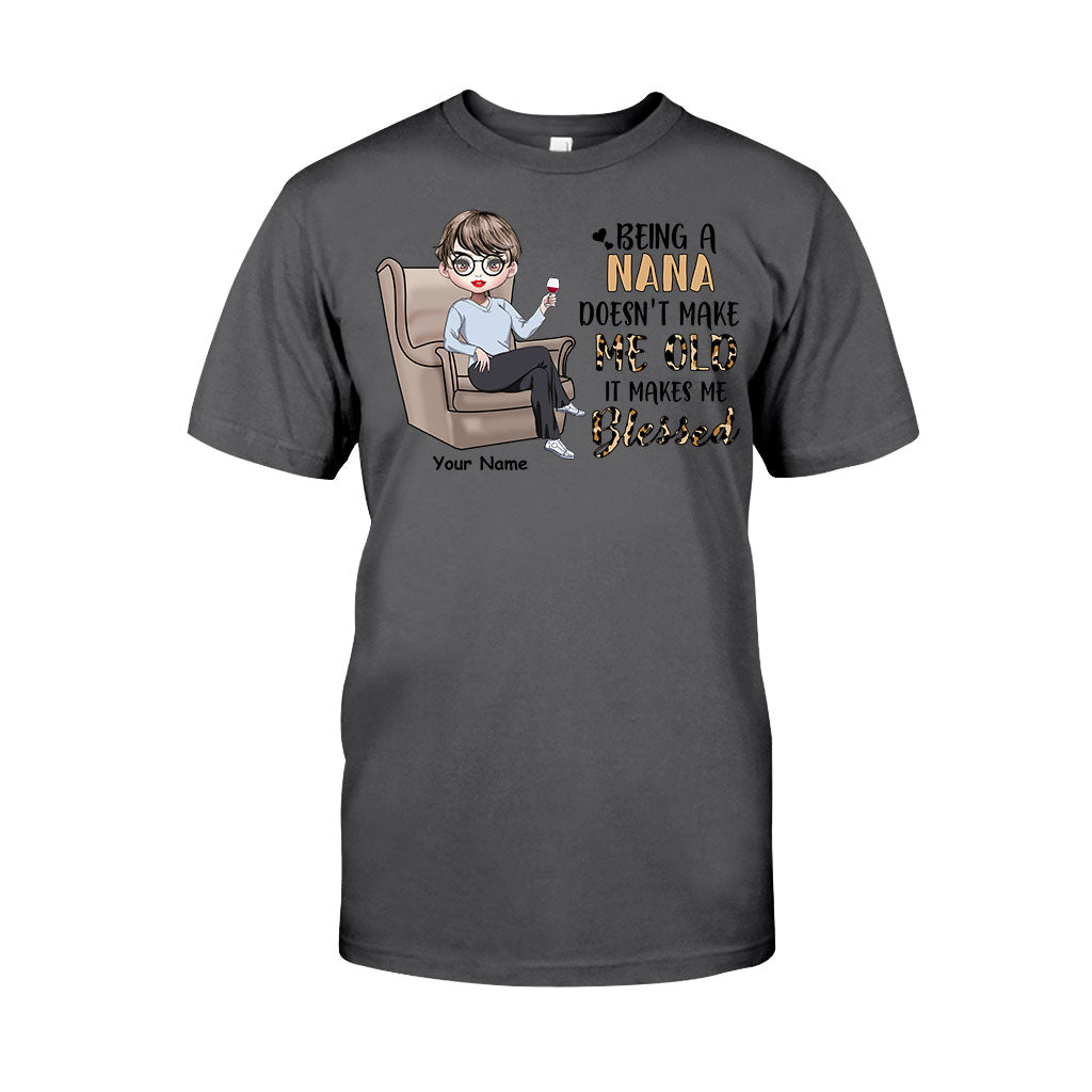 Être grand-mère ne me vieillit pas - T-shirt et sweat à capuche personnalisés pour la fête des mères