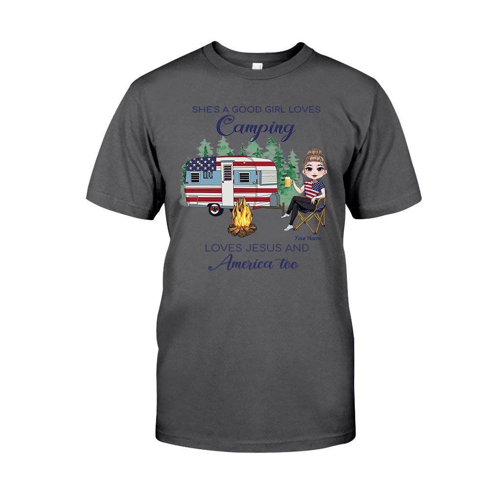 C'est une gentille fille qui adore le camping - T-shirt et sweat à capuche personnalisés pour la fête de l'Indépendance