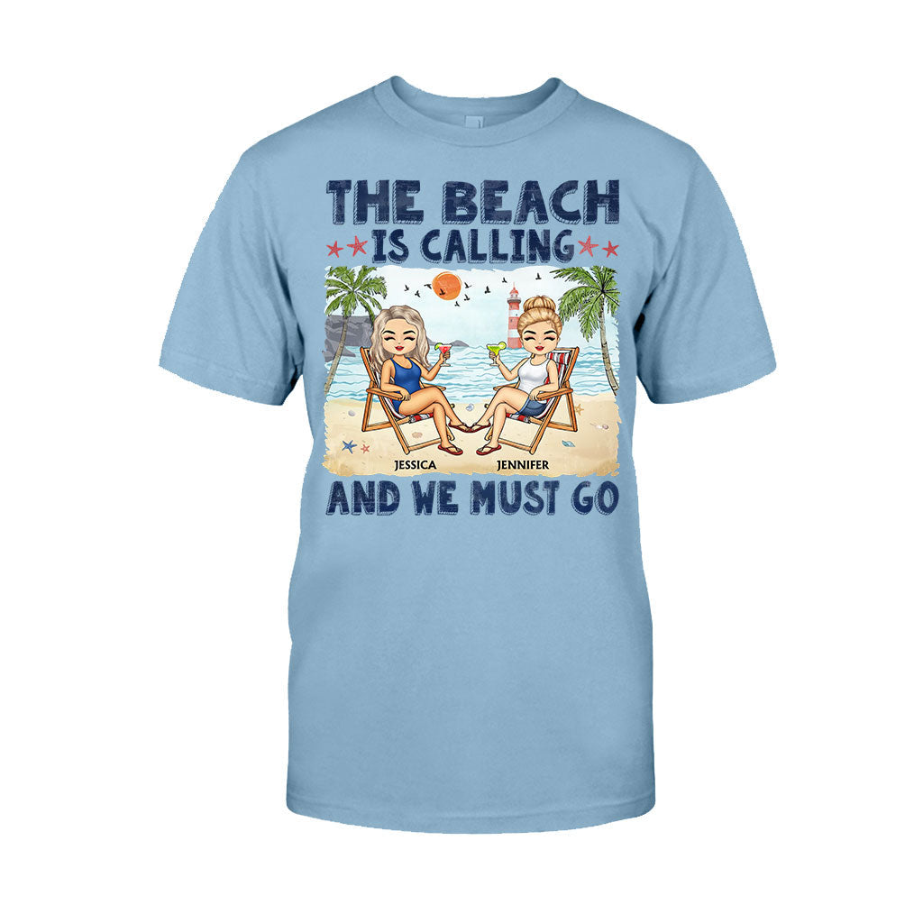La plage nous appelle et on doit y aller, meilleures amies ! - T-shirt et sweat à capuche personnalisés pour meilleures amies