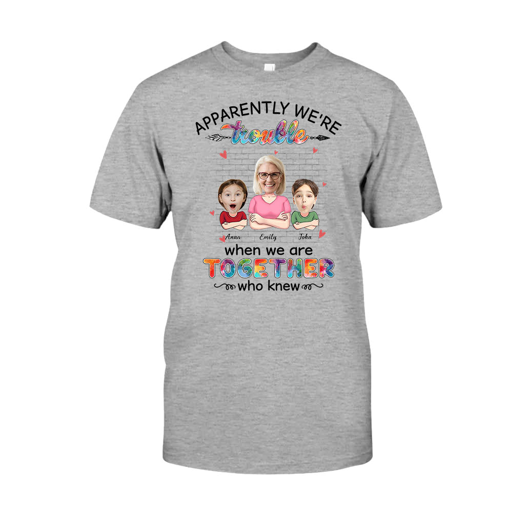 Apparemment, on est des chenapans quand on est ensemble - Cadeau pour grand-mère, grand-mère, petite-fille, petit-fils - T-shirt et sweat à capuche personnalisés
