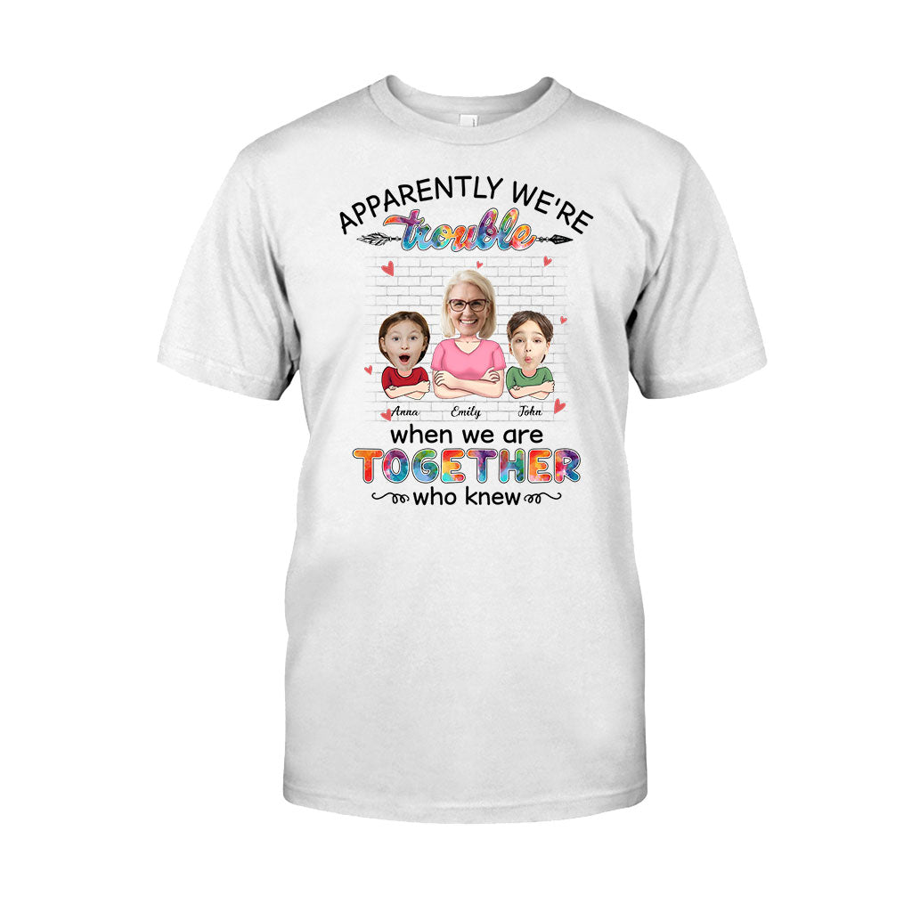 Apparemment, on est des chenapans quand on est ensemble - Cadeau pour grand-mère, grand-mère, petite-fille, petit-fils - T-shirt et sweat à capuche personnalisés