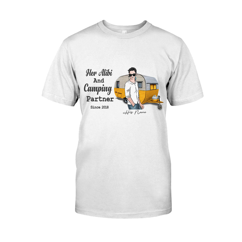 Son alibi et son partenaire de camping - T-shirt et sweat à capuche personnalisés pour couple