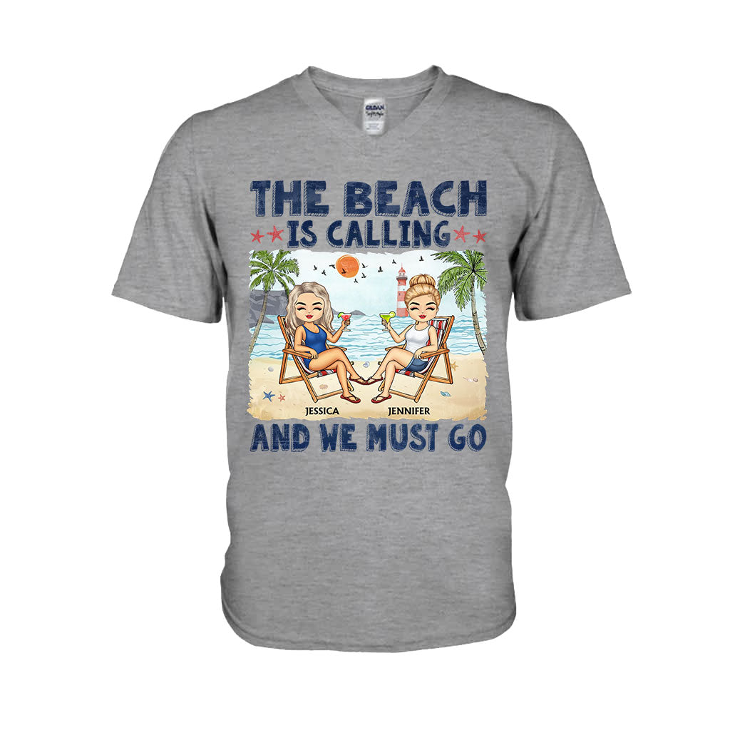 La plage nous appelle et on doit y aller, meilleures amies ! - T-shirt et sweat à capuche personnalisés pour meilleures amies