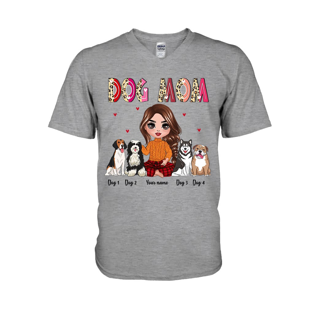 Maman et grand-mère assises avec le chien - T-shirt et sweat à capuche personnalisés pour chien