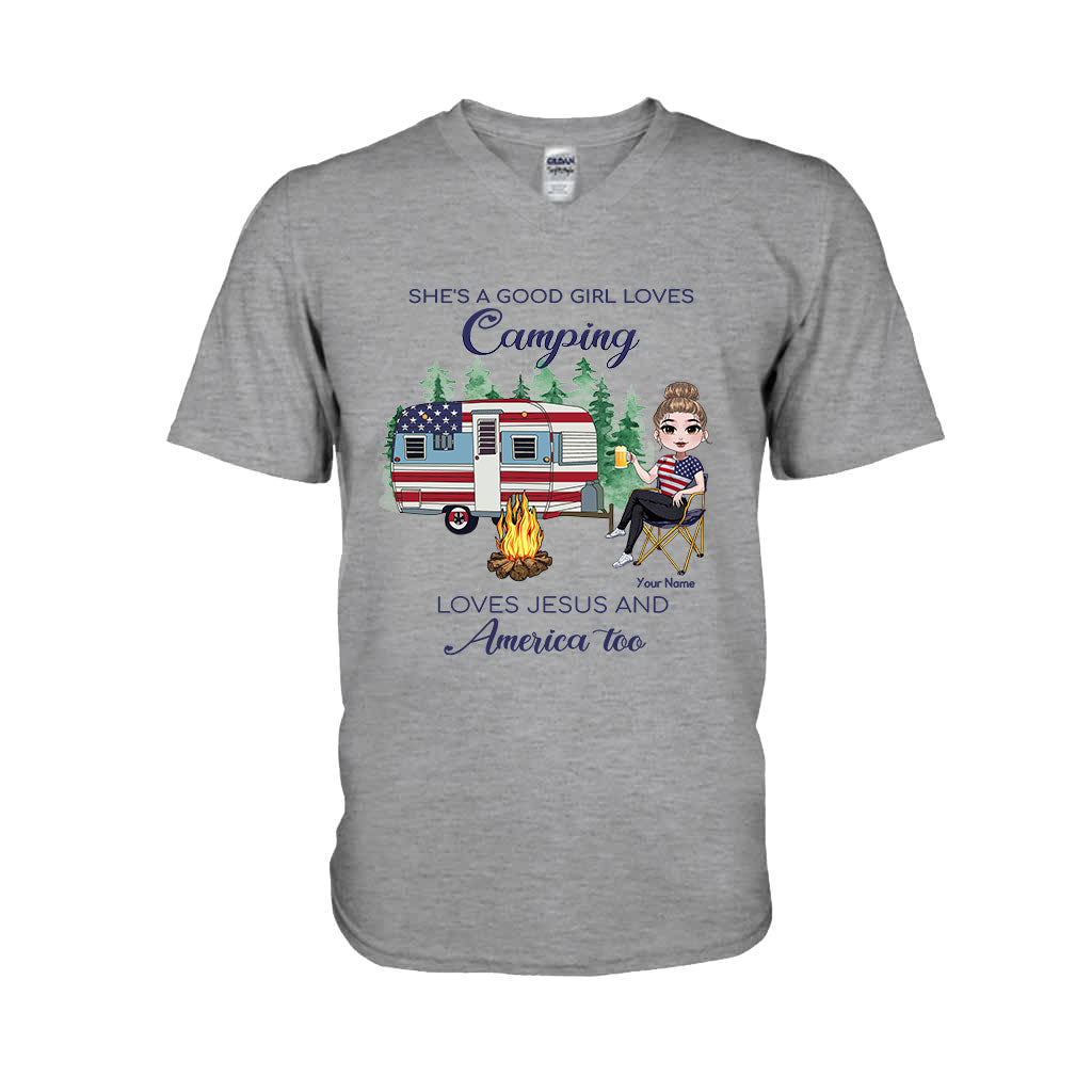 C'est une gentille fille qui adore le camping - T-shirt et sweat à capuche personnalisés pour la fête de l'Indépendance