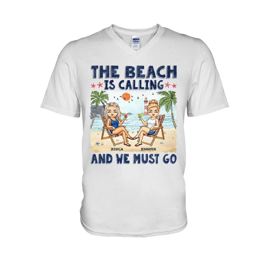 La plage nous appelle et on doit y aller, meilleures amies ! - T-shirt et sweat à capuche personnalisés pour meilleures amies