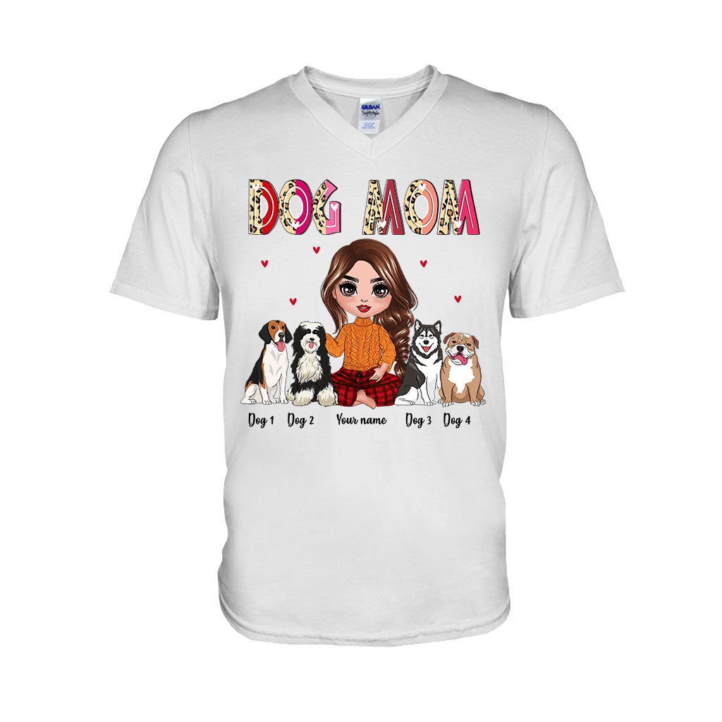 Maman et grand-mère assises avec le chien - T-shirt et sweat à capuche personnalisés pour chien