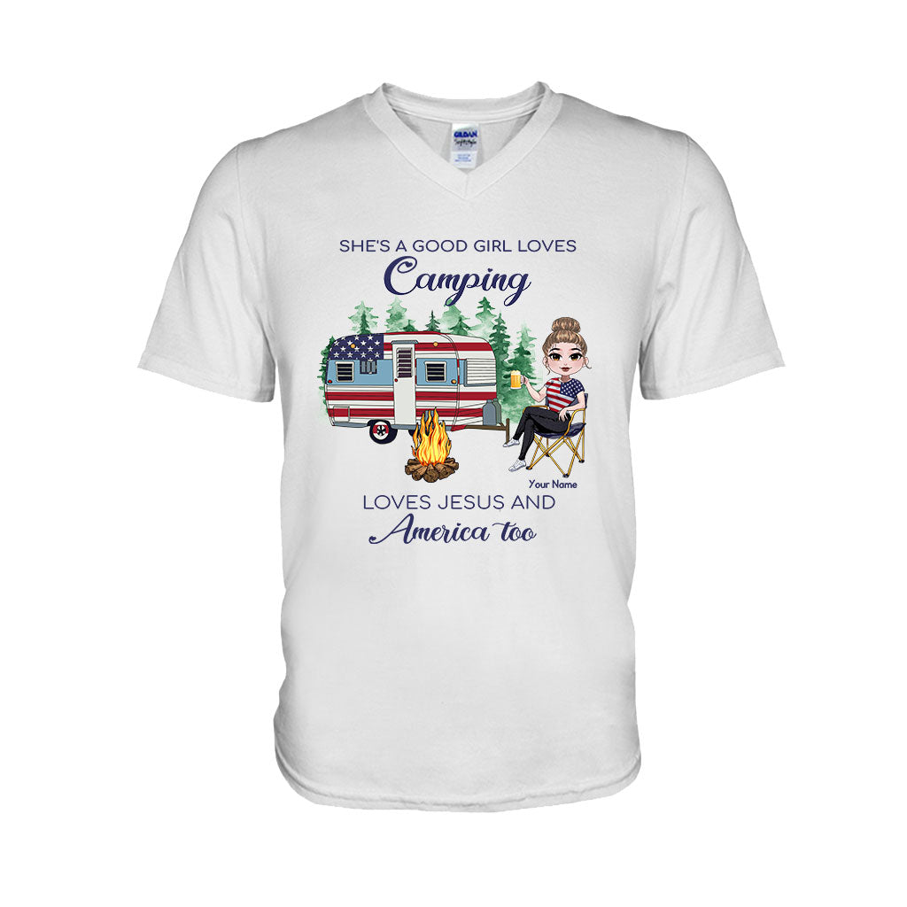 C'est une gentille fille qui adore le camping - T-shirt et sweat à capuche personnalisés pour la fête de l'Indépendance