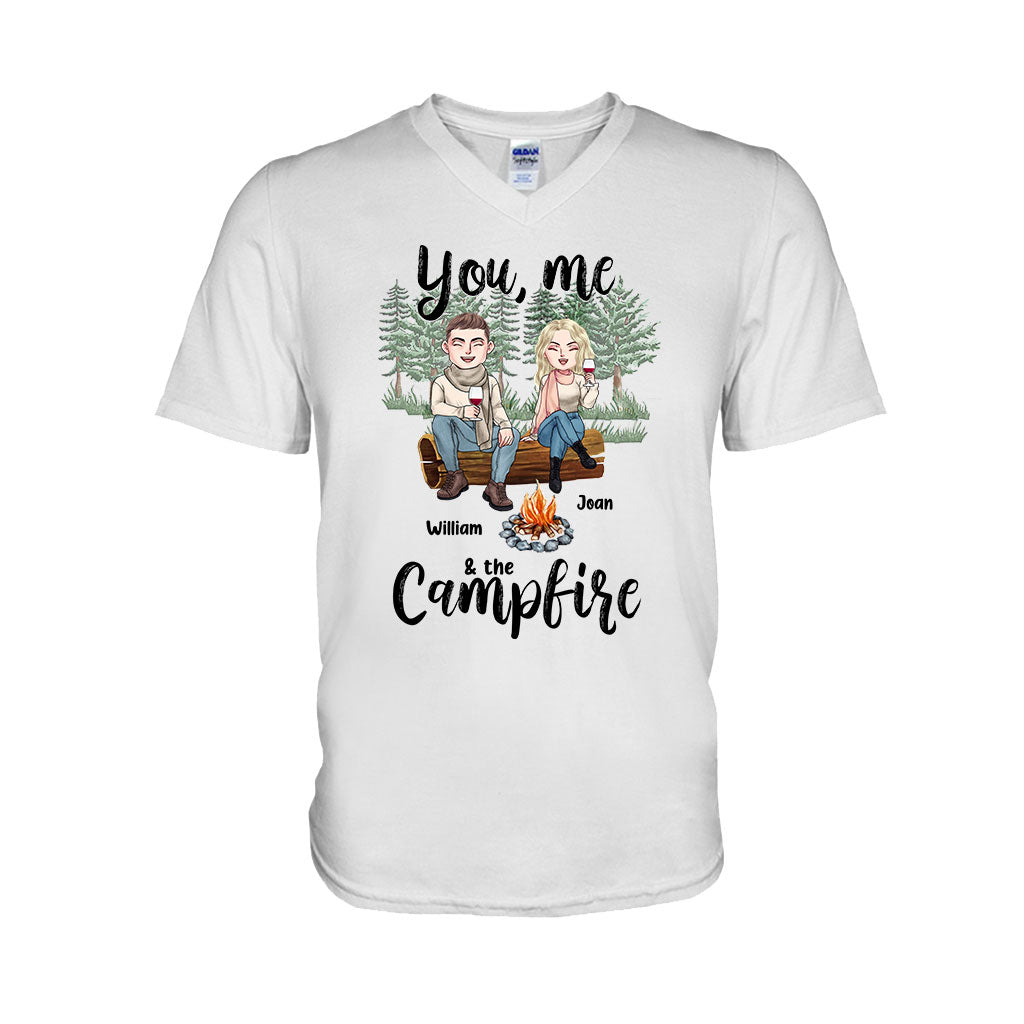 Toi, moi et le feu de camp - T-shirt et sweat à capuche personnalisés pour couples en camping
