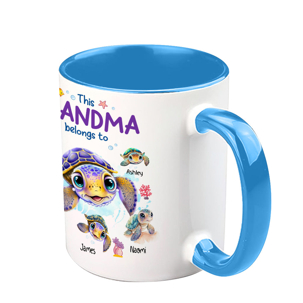 Cette tasse personnalisée « Grand-mère, Nana, Gigi » appartient à Mamie Nana Gigi.