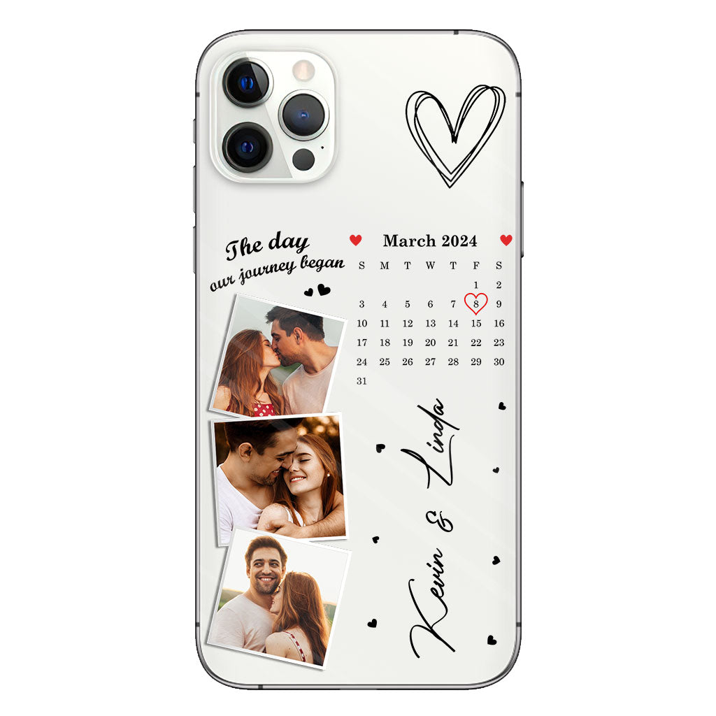 Photos et calendrier personnalisés « Le jour où notre histoire a commencé » - Coque de téléphone transparente personnalisée pour couple