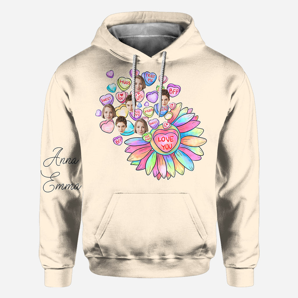 T-shirt personnalisé « Meilleure amie » avec cœur, bonbon et fleur, et visage