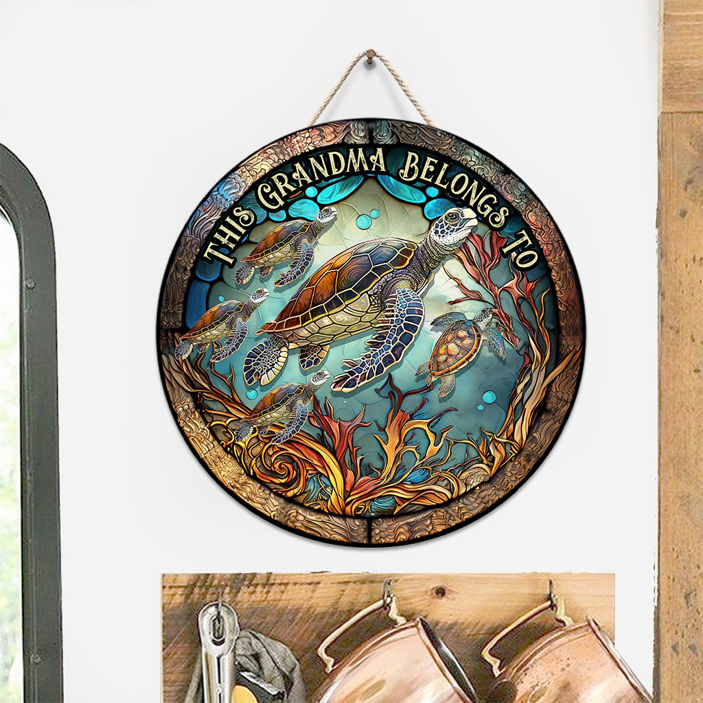 Cette grand-mère/maman appartient à - Panneau rond en bois personnalisé pour grand-mère