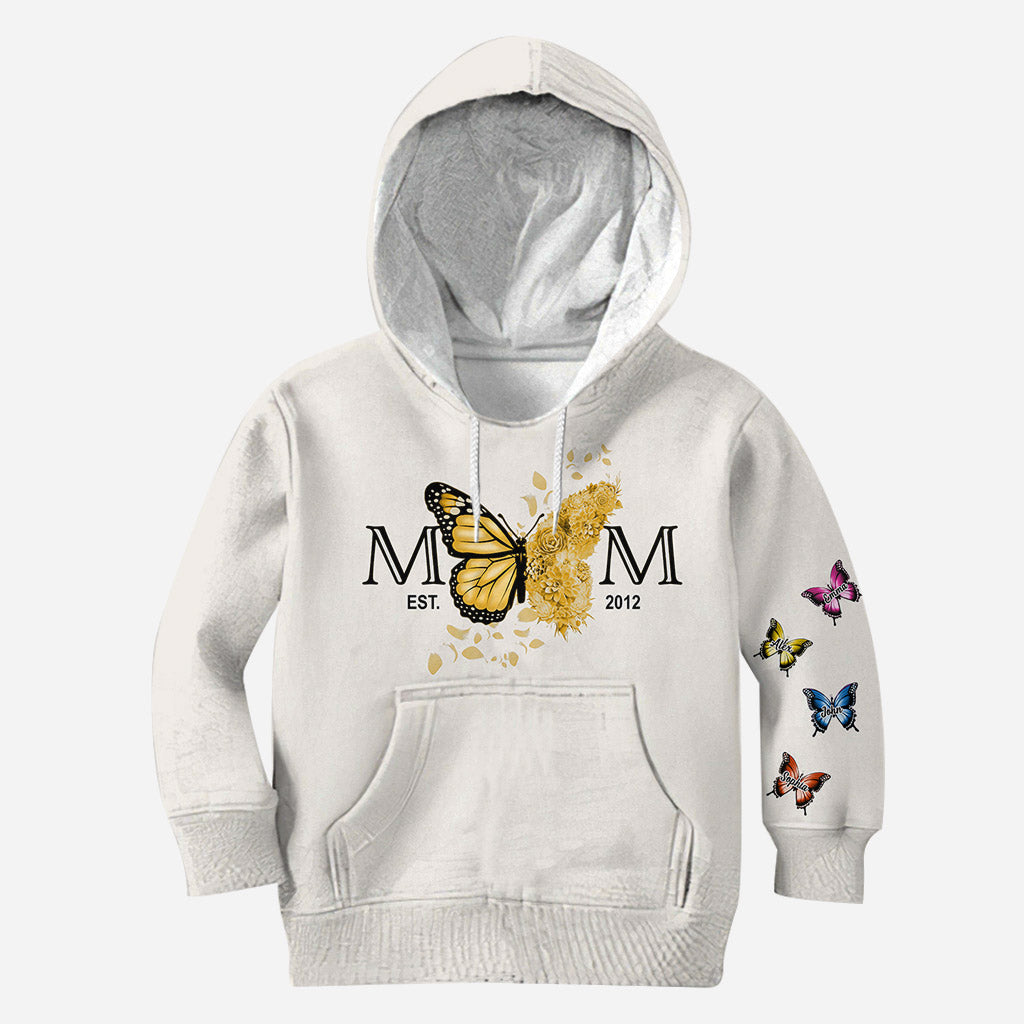 T-shirt personnalisé « Maman Est. Any Year Botanical Butterfly » pour maman.