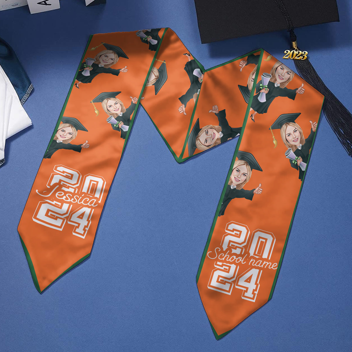 Écharpe de remise de diplôme personnalisée avec un personnage caricatural et amusant 