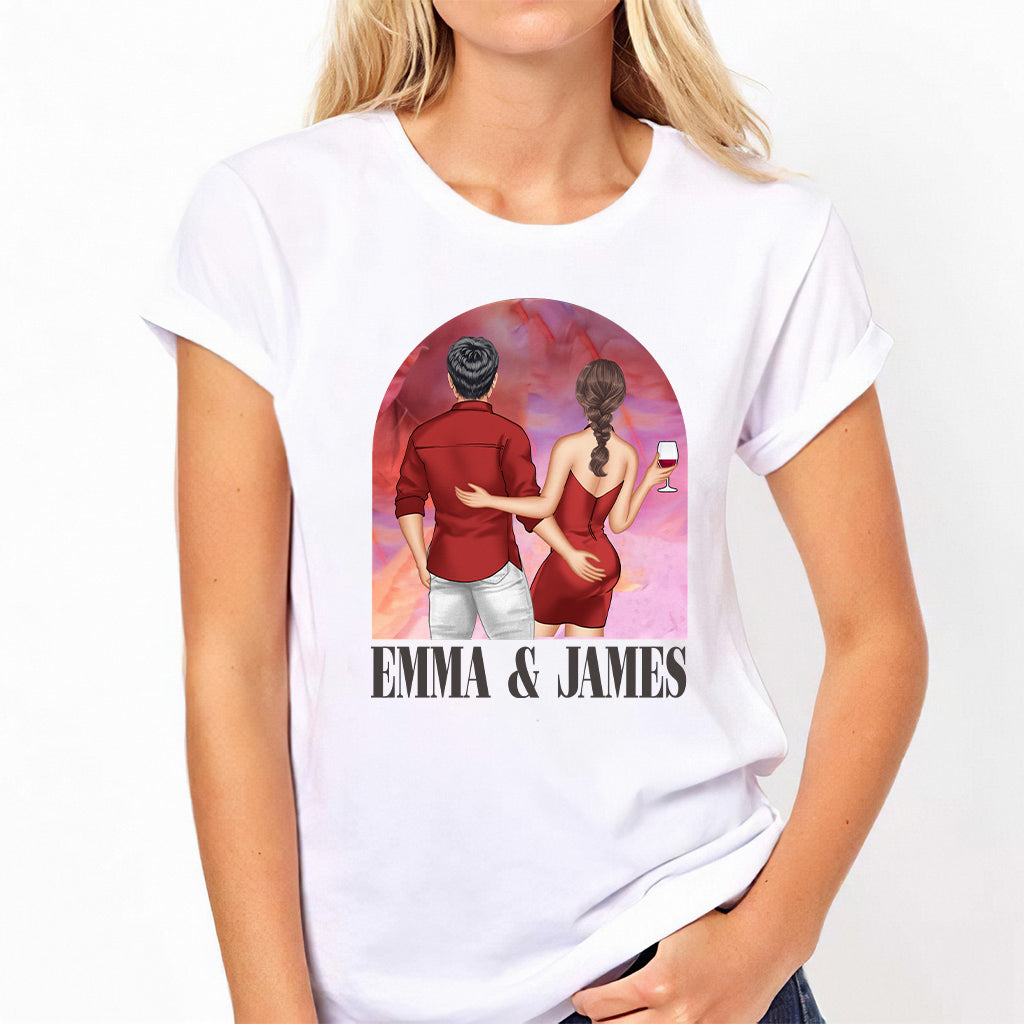Couple sur fond rose de film - T-shirt et sweat à capuche personnalisés pour couple