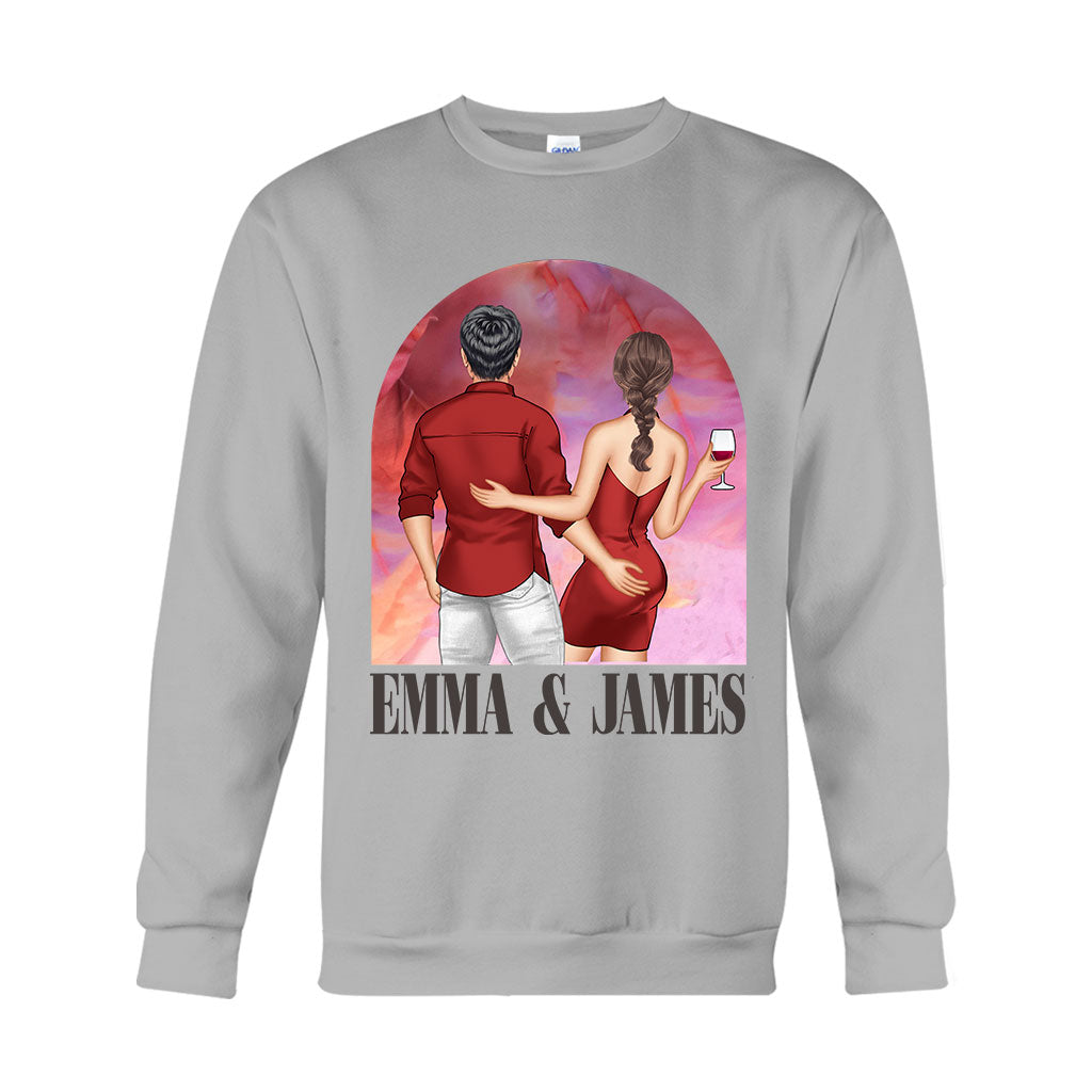 Couple sur fond rose de film - T-shirt et sweat à capuche personnalisés pour couple