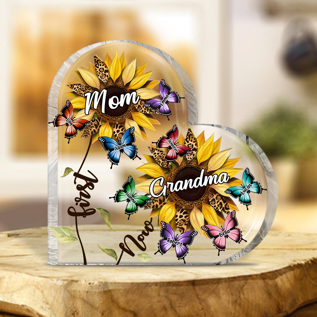Première maman, maintenant grand-mère, tournesol et papillon - Plaque acrylique personnalisée en forme de grand-mère