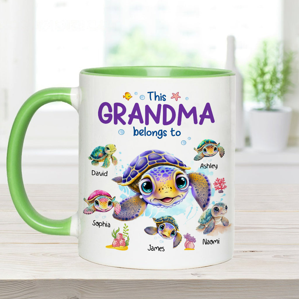 Cette tasse personnalisée « Grand-mère, Nana, Gigi » appartient à Mamie Nana Gigi.