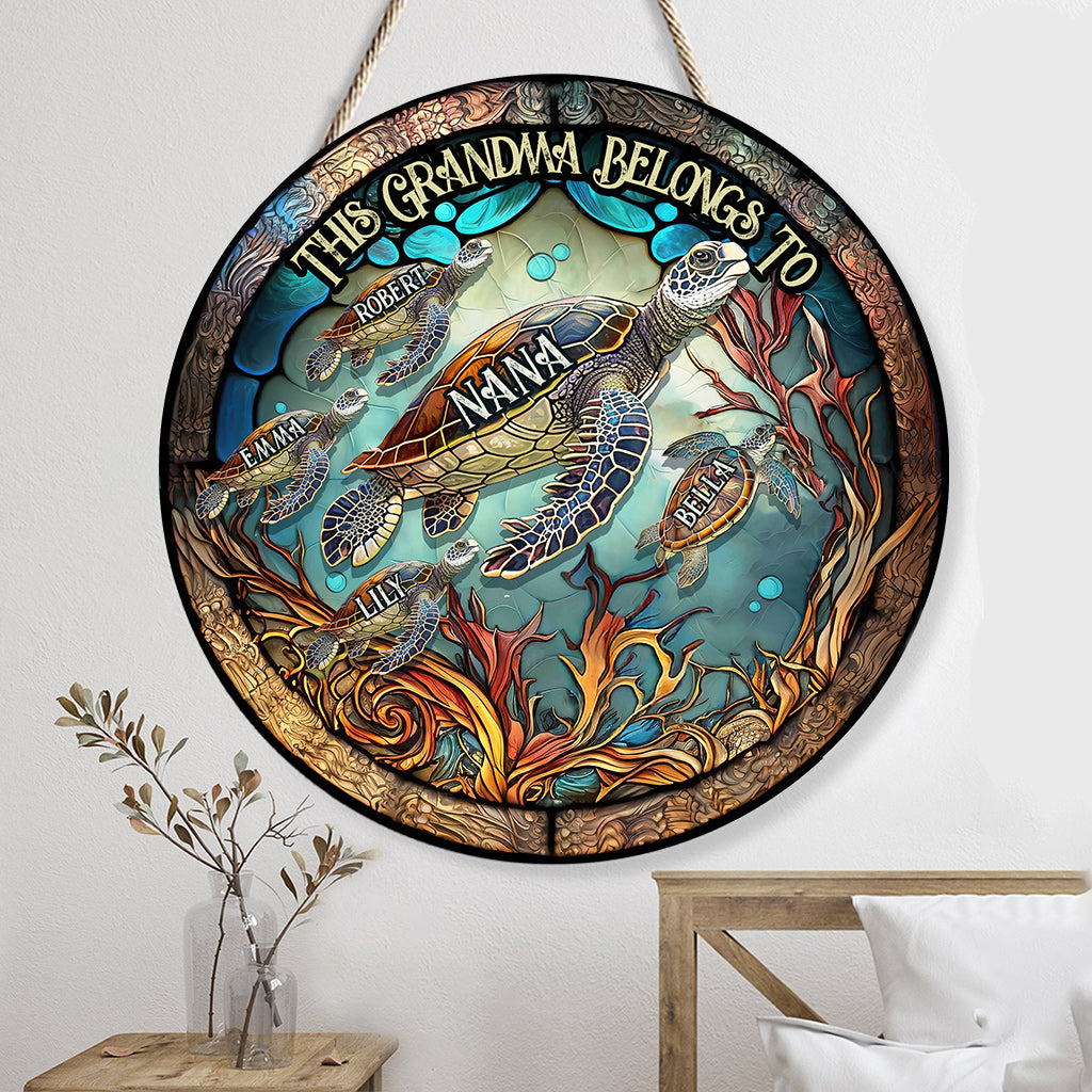 Cette grand-mère/maman appartient à - Panneau rond en bois personnalisé pour grand-mère