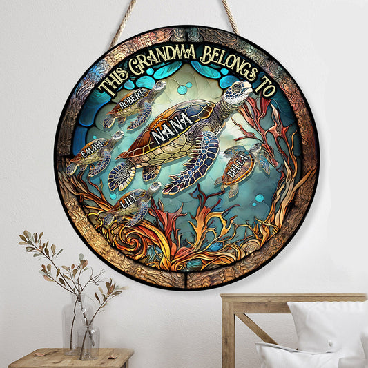 Cette grand-mère/maman appartient à - Panneau rond en bois personnalisé pour grand-mère