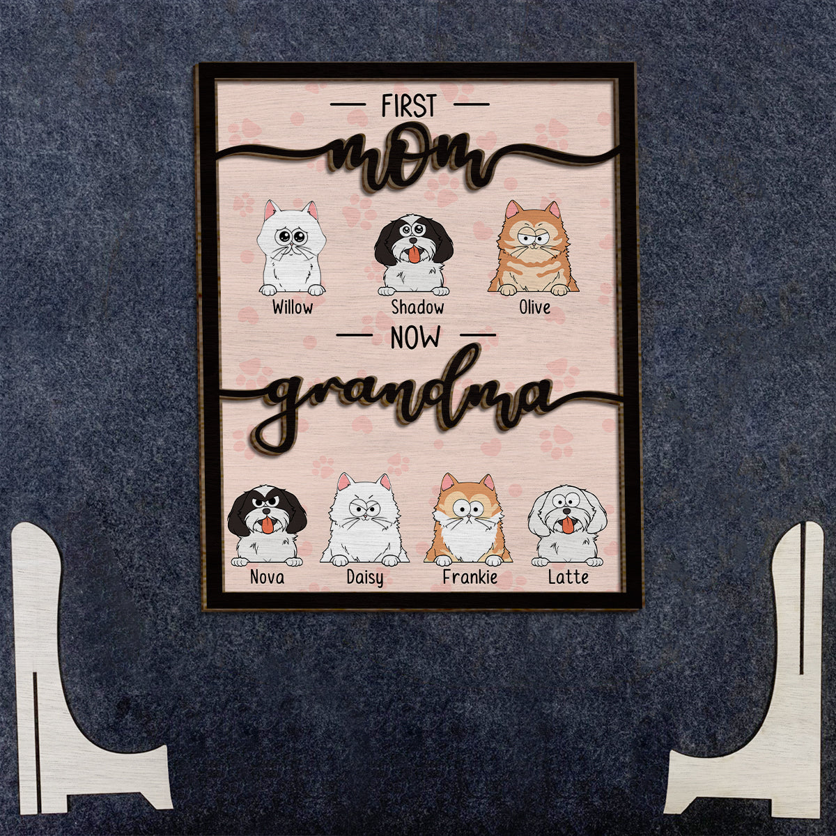 Première maman, maintenant grand-mère, amoureuse des chats et des chiens - Plaque en bois personnalisée à deux couches pour chiens