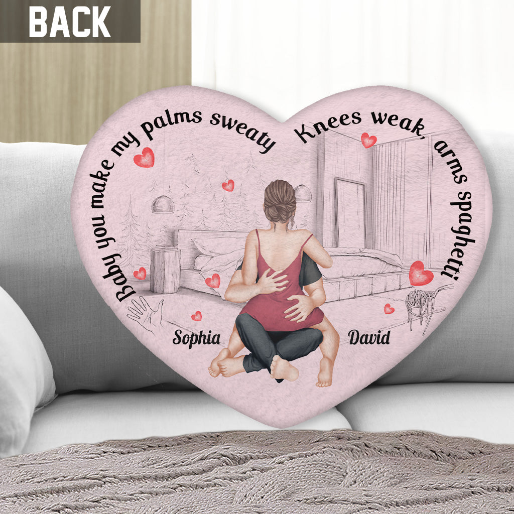 Bébé, tu me fais transpirer les paumes - Coussin personnalisé en forme de couple