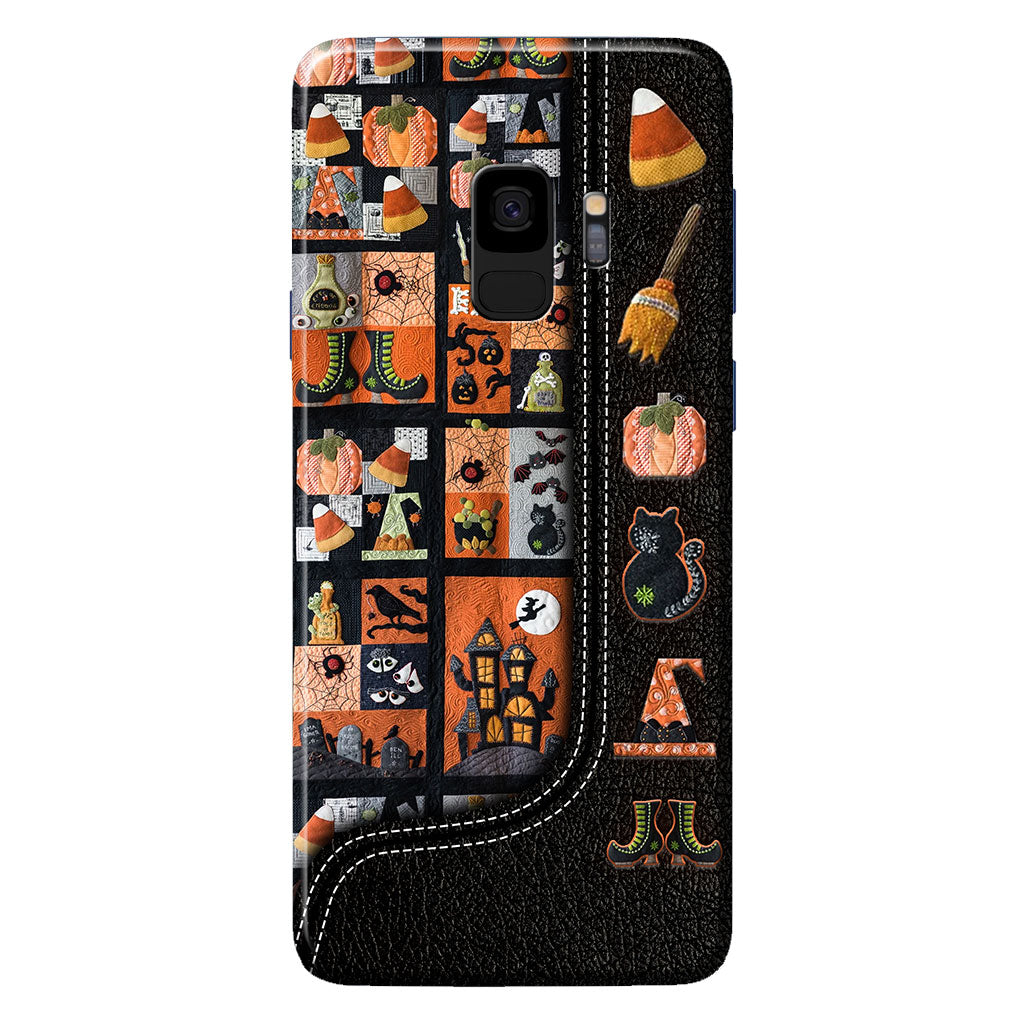 Mon balai est cassé, alors maintenant je fais du patchwork. Coque de téléphone personnalisée Halloween